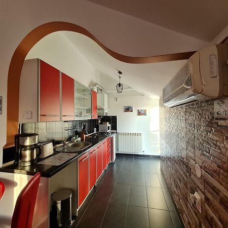 Casa Aryan Apartment Sanpetru Bagian luar foto