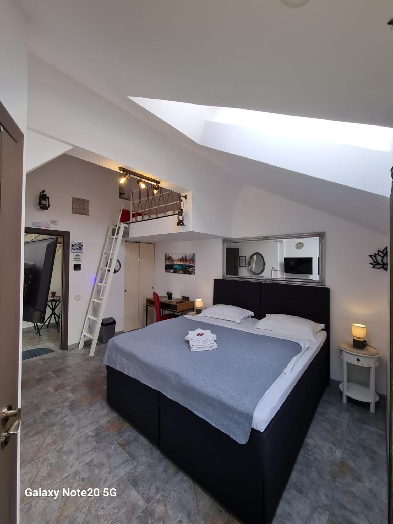 Casa Aryan Apartment Sanpetru Bagian luar foto